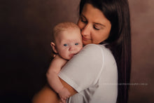 Load image into Gallery viewer, Earthside Newborn - Gold